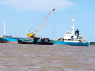 Aktivitas Bongkar Muat di Pelabuhan Pelindo Meranti Dipertanyakan, Pengawasan Pimpinan Cabang PT Pelindo Jadi Sorotan